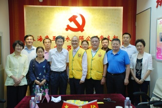 長寧區(qū)人大副主任陸繼業(yè)率人大代表到象王公司檢查指導工作
